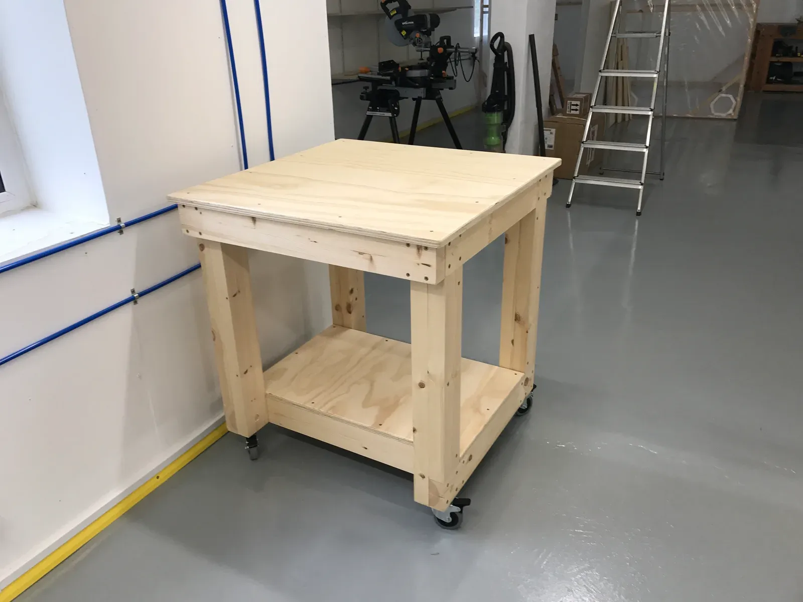 Small Workstation Bench