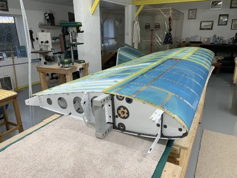 18-09 Trial Fitting Tanks to Wing