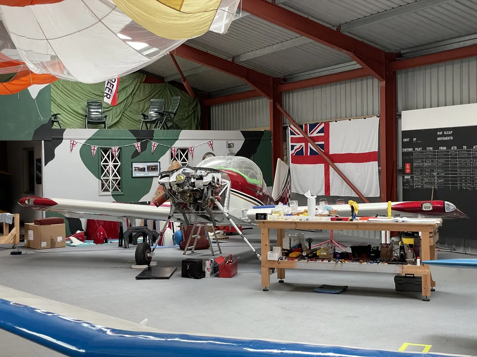 41 - Aileron Rigging, Fairings & Fuel Pipes